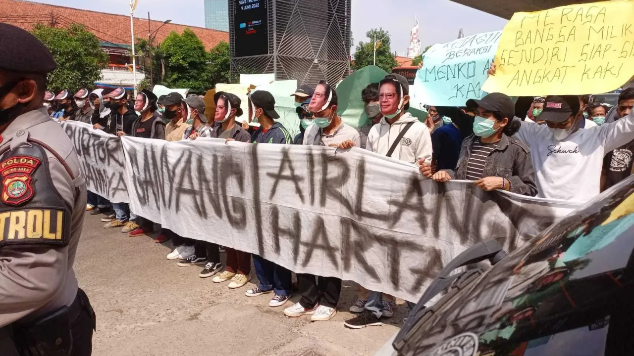 USUT…Demo Mafia Migor di Kejagung, Menko Ekonomi Disebut