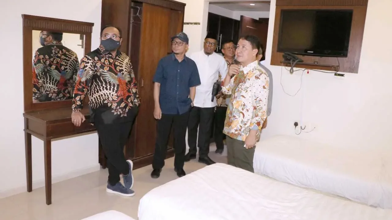 Pastikan Kualitas, Menag Tinjau dan Tes Layanan Jemaah Haji di Makkah