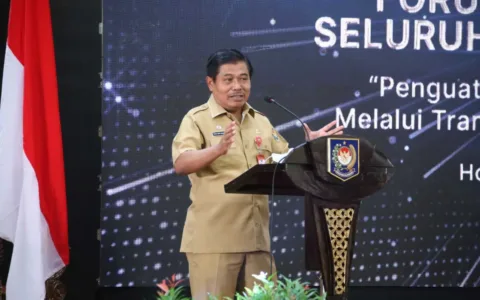 Buka Rakernas Forsesdasi, Sekjen Kemendagri Ingatkan Aparatur mengenai Tugas Pelayanan