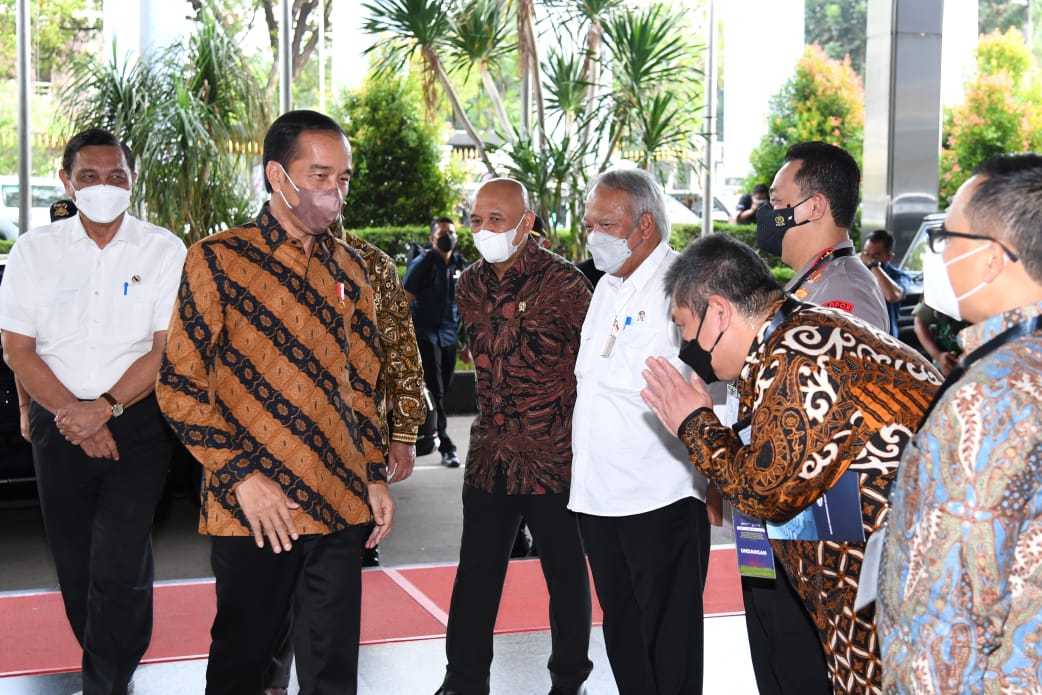 Presiden: Pacu Pertumbuhan Ekonomi Dengan Tidak Beli Produk Impor