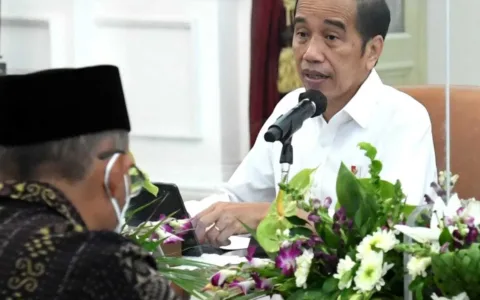 Manfaatkan Stok Vaksin, Presiden Minta Vaksinasi Penguat Digencarkan