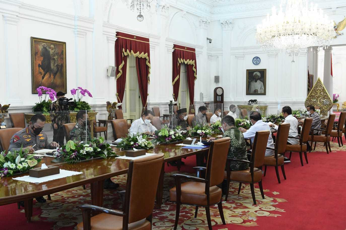 Manfaatkan Stok Vaksin, Presiden Minta Vaksinasi Penguat Digencarkan