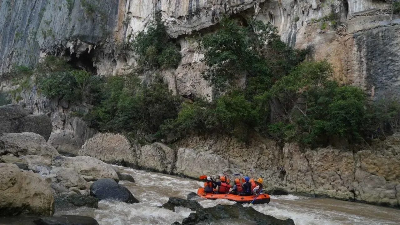 Dispopar Jajal Riak Sungai Mata Allo Wisata Arung Jeram Kabupaten Enrekang
