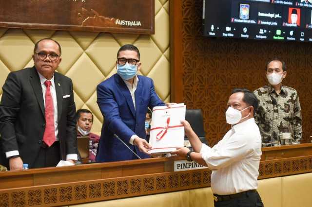 Dpr, Dpd, Dan Pemerintah Sepakat Ruu Tentang 5 Provinsi Menjadi Ruu Inisiatif Dpr Ri