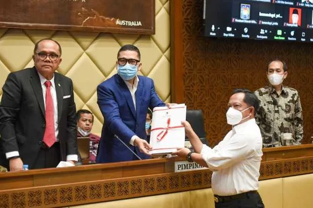 DPR, DPD, dan Pemerintah Sepakat RUU Tentang 5 Provinsi Menjadi RUU Inisiatif DPR RI