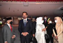 Presiden Jokowi Dan Ibu Iriana Tiba Di Indonesia