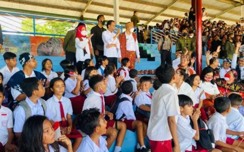 Saat Presiden Menonton Pacuan Kuda