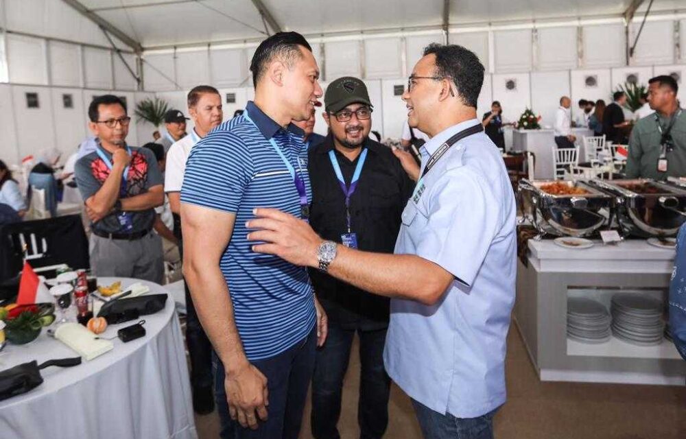 Sinyal...!Ahy Dan Anies Baswedan Mesra Saat Nonton Formula E Di Ancol