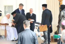 Bertemu Paus Fransiskus, Menag Sampaikan Undangan Presiden Jokowi