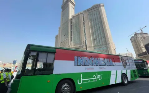 Bus Shalawat dan Petugas Siap Layani Jemaah di Makkah