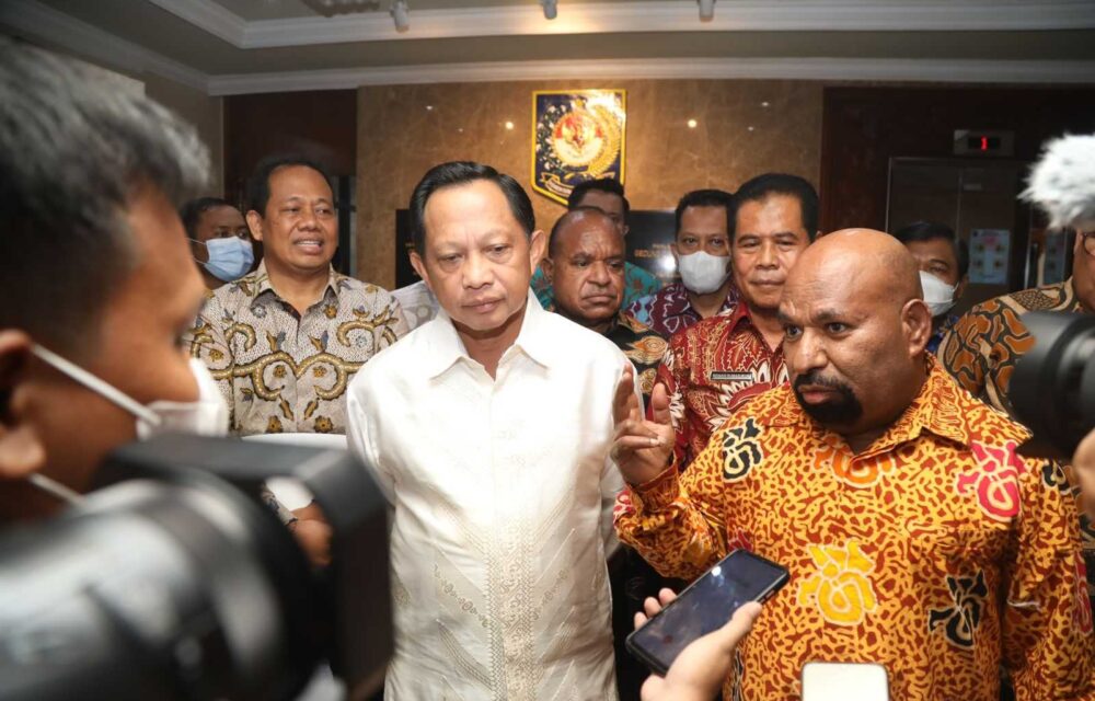 Waduh ....!!!! Gubernur Papua Temui Mendagri Dukung Pemekaran