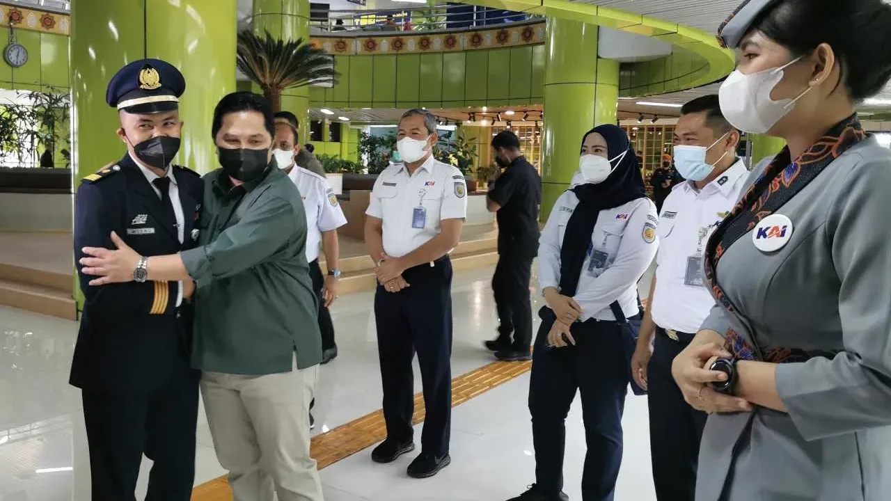 GITU DONG…Menteri BUMN Apresiasi Langkah Kondektur Lindungi Penumpang