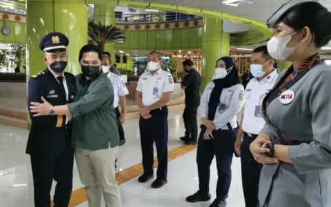 GITU DONG…Menteri BUMN Apresiasi Langkah Kondektur Lindungi Penumpang