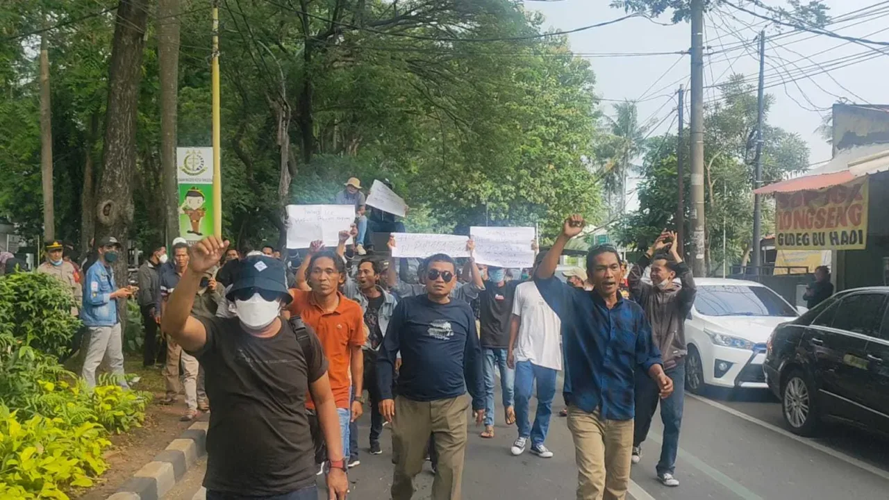 Warga Tangerang Demo di PN, Jimmy Lie Layak Ditahan