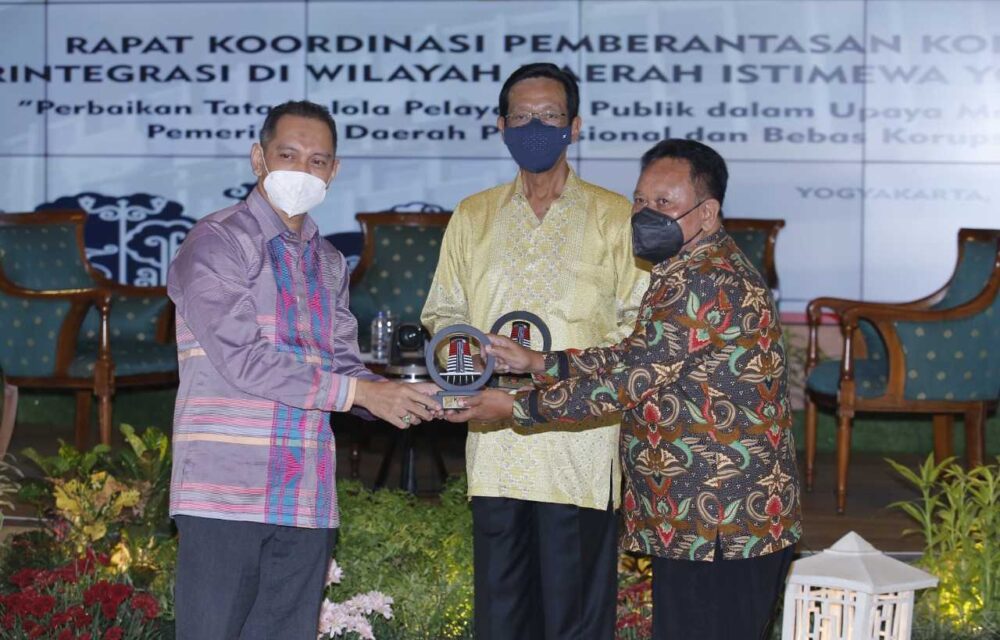 Tahta Untuk Rakyat Semangat Melayani Profesional Dan Bebas Korupsi