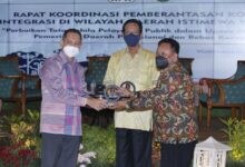 Tahta Untuk Rakyat Semangat Melayani Profesional Dan Bebas Korupsi