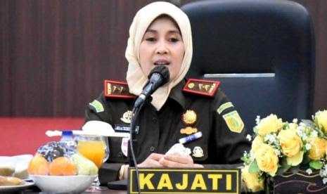 Budayawan Pasang Badan Bela Kejati Jawa Timur Bantai Jaksa Nakal