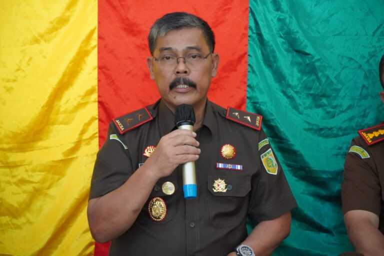 Kajati Kepri Harapkan Lkpbh Eduksi Masyarakat Tentang Hukum