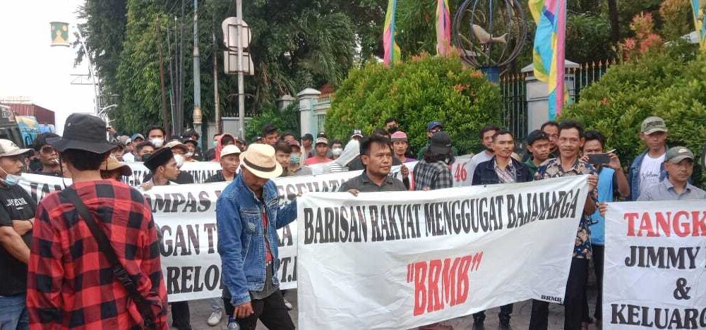 Pt Bajamarga Kharisma Utama Diduga Bermasalah, Massa Aksi Demo Di Walikota Jakut