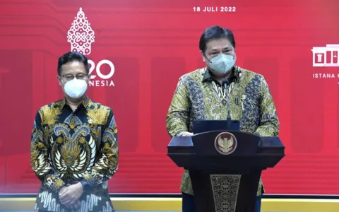 Presiden Dorong Percepatan Vaksinasi Penguat bagi Masyarakat dan Jemaah Haji