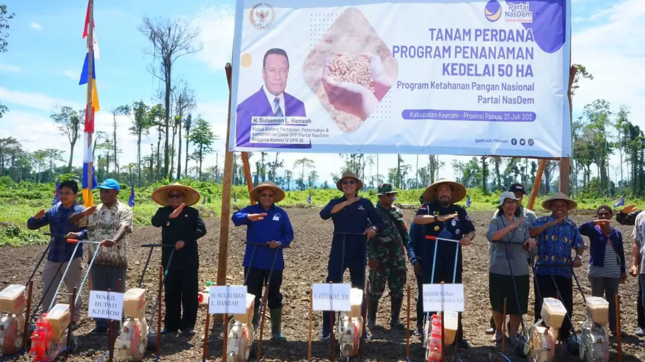 Keren … Ayep Zaki Gelar Tanam Perdana Program Penanaman Kedelai 50 Ha Di Papua
