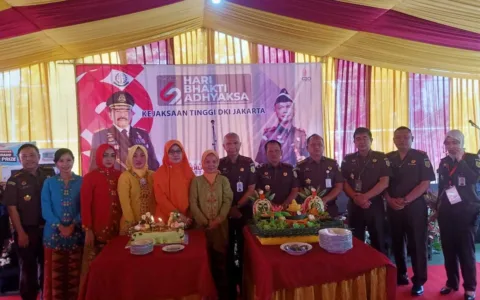Inspiratif…Kejati DKI Jakarta Salurkan Beasiswa Untuk Anak-anak Adhyaksa Berprestasi