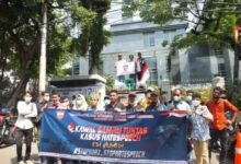 Sikat...!Massa Desak Majlis Hakim Segera Hukum Edi Mulyadi, Begini Dosanya