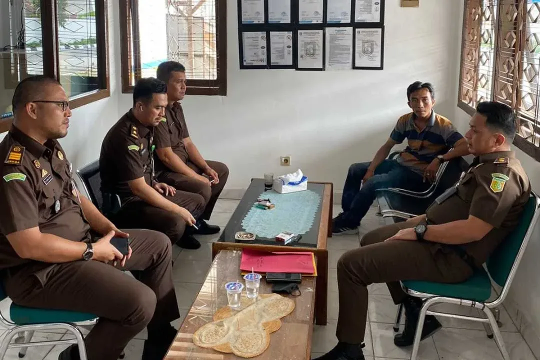 TANGKAP…Kejari Pringsewu Sita Dokumen Dugaan Korupsi Pupuk