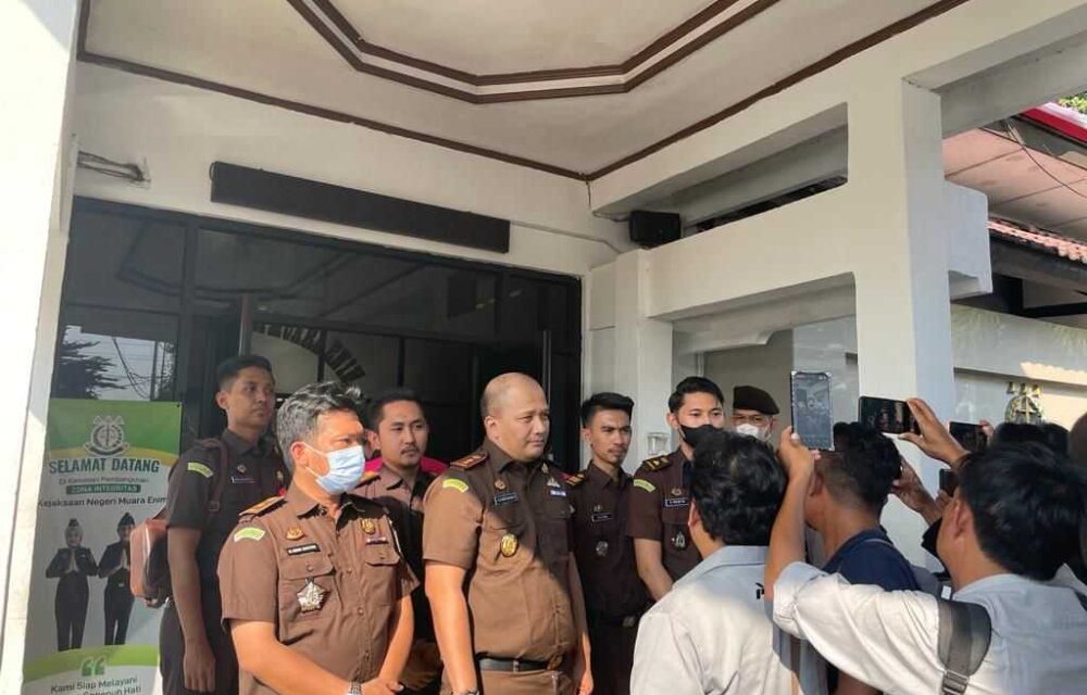 Kejari Muara Enim Tahan Dua Asn, Berikut Penyebabnya