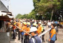 Daop 1 Jakarta Bersama Tni Polri Tata Bangunan Liar Di Gunung Antang