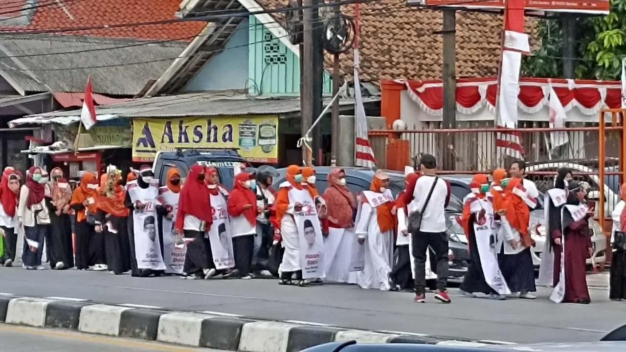 Peringkati HUT RI, PKS Kota Serang Gelar Fleshmob Di Perempatan Warjok