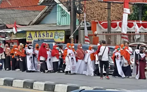 Peringkati HUT RI, PKS Kota Serang Gelar Fleshmob Di Perempatan Warjok