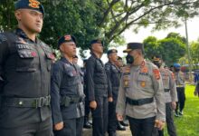 Kapolda Gorontalo Lakukan Persuasif Saat Tangani Demo