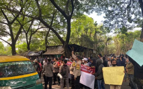 Smart Desak Polres Metro Bantai Mafia Tanah