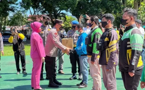 LUAR BASA…Polda Gorontalo Peduli Ribuan Warga Terdampak BBM