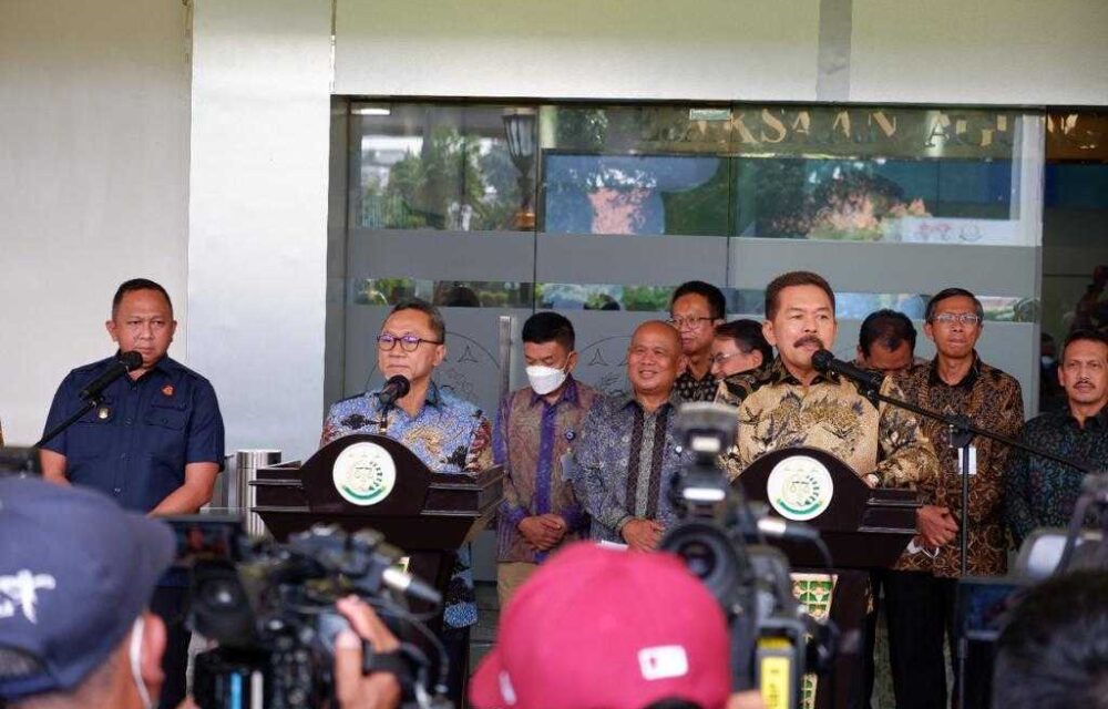 Badai Korupsi Diungkap, Zulkifli Mou Bersama Kejagung