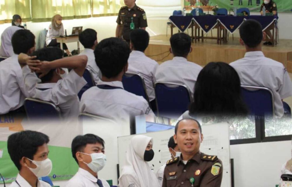 Genjot Terus...!Kejati Dki Sosialisasi Hukum Di Smpn 182 Jakarta