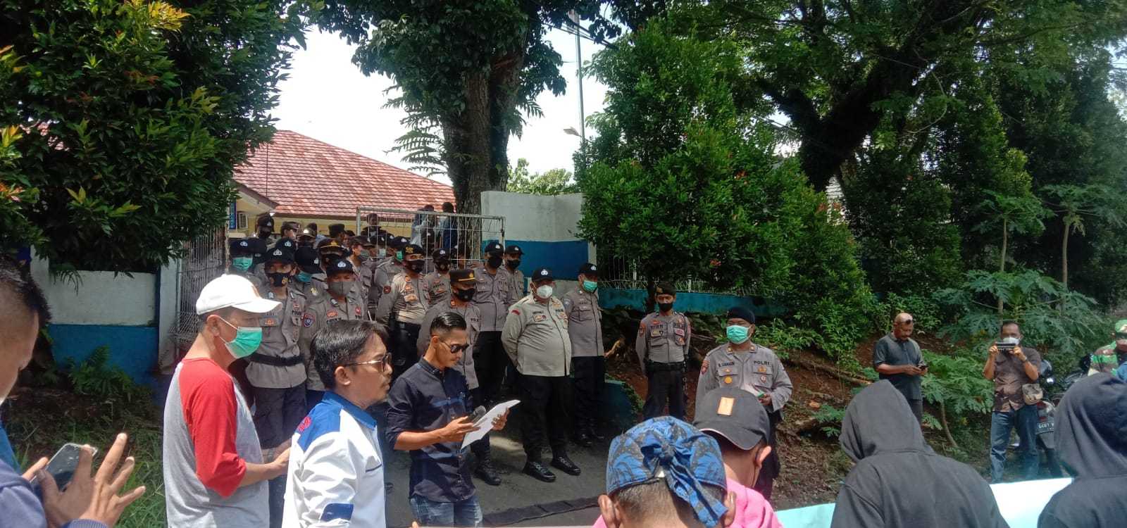 Gak Bener...!Lecehkan Kerja Jurnalis, Inspektorat Lebak Digruduk 3 Gak Bener...!Lecehkan Kerja Jurnalis, Inspektorat Lebak Digruduk