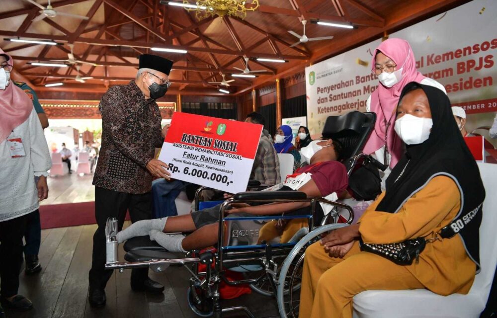Asyik...!!! Wapres Serahkan Bantuan Kemensos Dan Bpjamsostek 