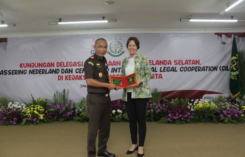 Reda Martovani Bicara Hukum Bersama Kejati Belanda