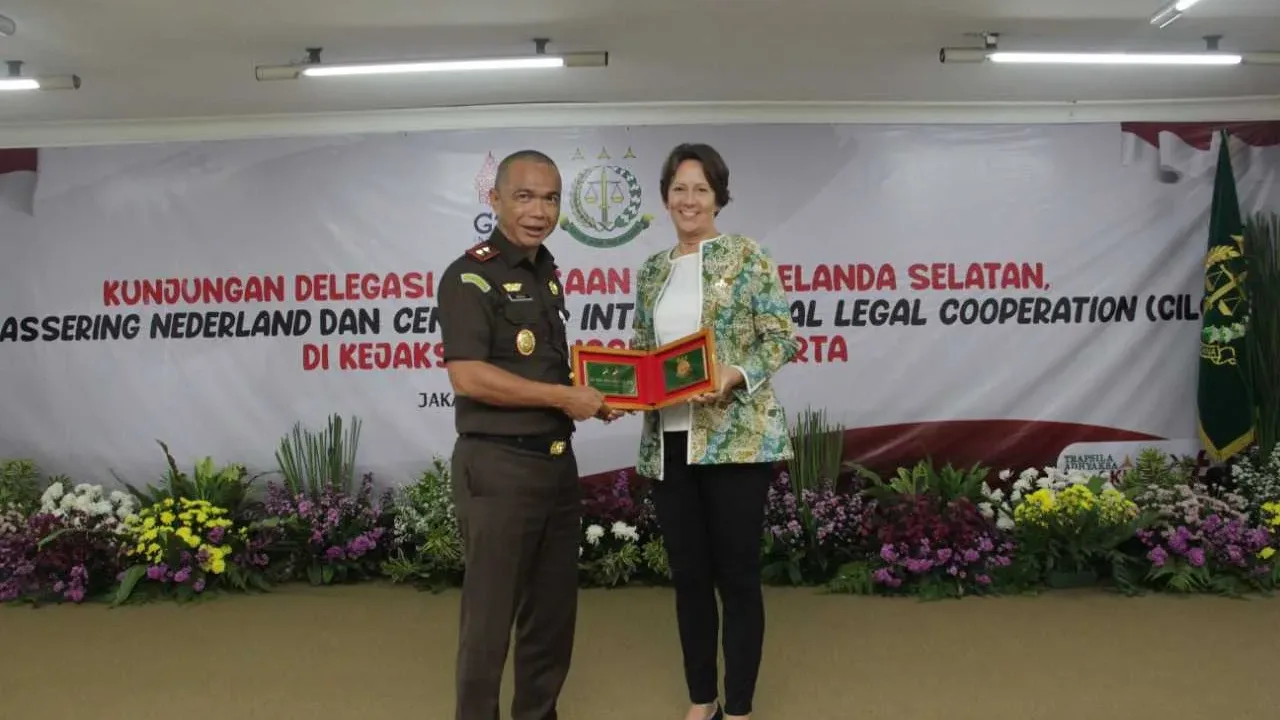 Reda Martovani Bicara Hukum Bersama Kejati Belanda