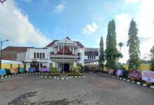 Luar Biasa...!Kejaksaan Negeri Kota Malang Banjir Karangan Bunga