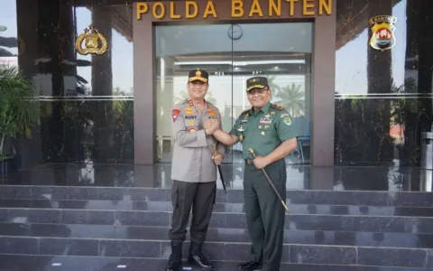 Kapolda Banten Berikan Bantuan Rumah Tanpa DP ke TNI dan Polri