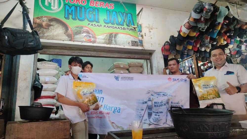 Tekan Inflasi, Bulog Terus Banjiri Beras Di Pasaran