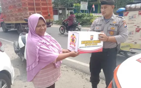 Peduli Sesama, Ditpamobvit Polda Banten Salurkan Puluhan Paket Sembako