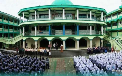 Tega…Tak Mampu Bayar SPP, Pesantren Asshiddiqiyah Pulangkan Anak ke Orang Tua