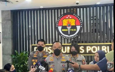STOP MENYUDUTKAN KADIV HUMAS POLRI SOAL TRAGEDI KANJURUHAN