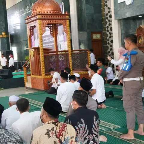 Sukseskan Tabligh Akbar Di Masjid Al-Amjad, Puluhan Satpol Pp Berjaga Disetiap Titik
