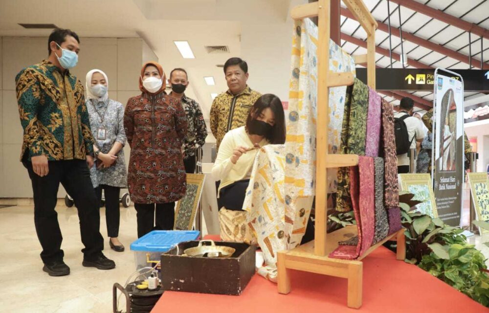 Top...! Pemkab Serang-Angkasa Pura Ii Kampanyekan Batik Di Bandara Soetta