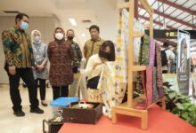 Top...! Pemkab Serang-Angkasa Pura Ii Kampanyekan Batik Di Bandara Soetta